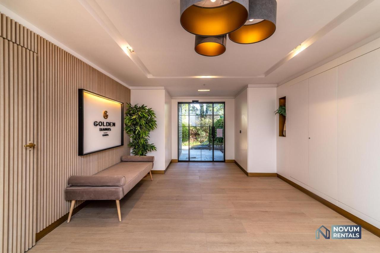 Sunlit 2 Bdrm With View In Centro Plaza Apartment
